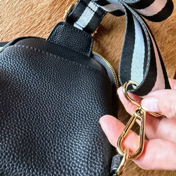 Nannette Lepore black cross body in pebble grain leather NWT - Picture 3 of 9